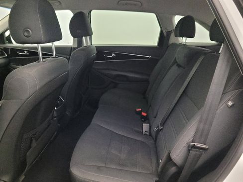 Used 2019 Kia Sorento AWD image 18