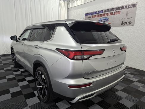 Used 2023 Mitsubishi Outlander SE AWD/4WD image 9