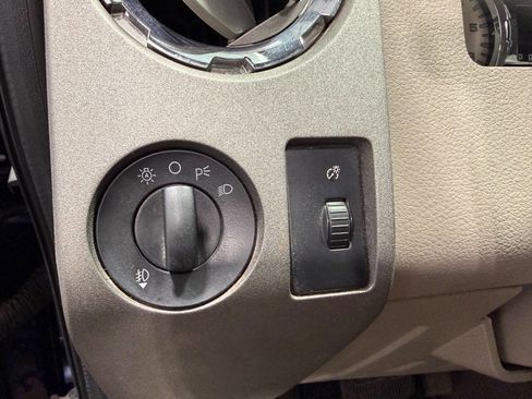 Used 2010 Ford F250 Lariat image 23