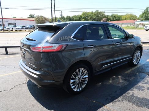 Used 2020 Ford Edge Titanium w/ Equipment Group 301A FWD image 4