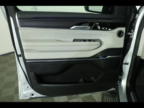 Used 2026 Jeep Grand Wagoneer Summit AWD/4WD image 27