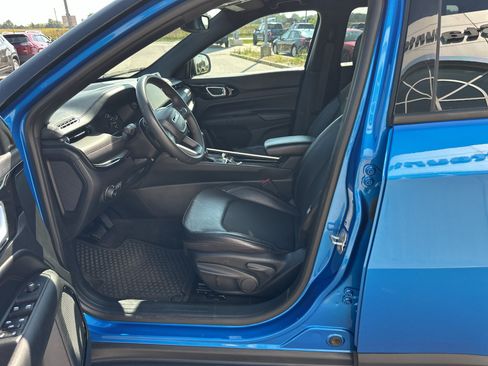 Used 2023 Jeep Compass Trailhawk AWD/4WD image 8