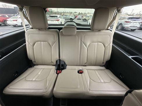 Used 2023 Ford Expedition Max Limited image 24