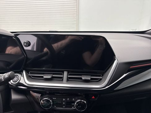 New 2025 Chevrolet Trax RS image 34