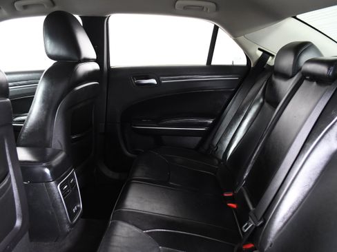 Used 2019 Chrysler 300 Touring L w/ Quick Order Package 22F RWD image 23