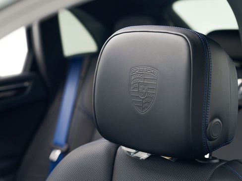 Certified 2026 Porsche Macan S AWD/4WD image 19