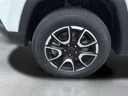 Used 2025 Jeep Compass Trailhawk AWD/4WD image 27