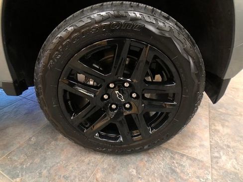 Used 2025 Chevrolet Colorado Z71 w/ Technology Package image 9