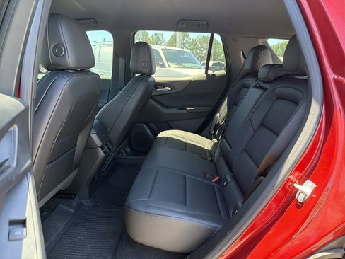 Used 2026 Chevrolet Equinox LT w/ Convenience Package II FWD image 27