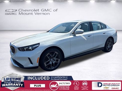 Used 2026 BMW 530i xDrive w/ Premium Package AWD/4WD image 1