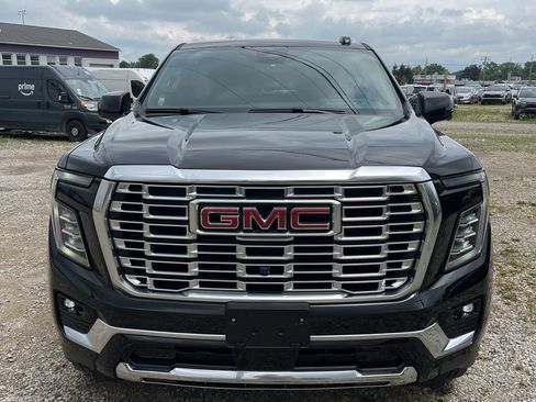 Used 2025 GMC Yukon XL Denali AWD/4WD image 8