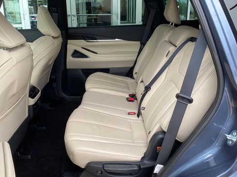 Used 2025 INFINITI QX60 Sensory w/ Vision Package AWD/4WD image 21
