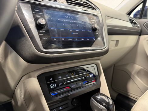 Certified 2023 Volkswagen Tiguan SE FWD image 45