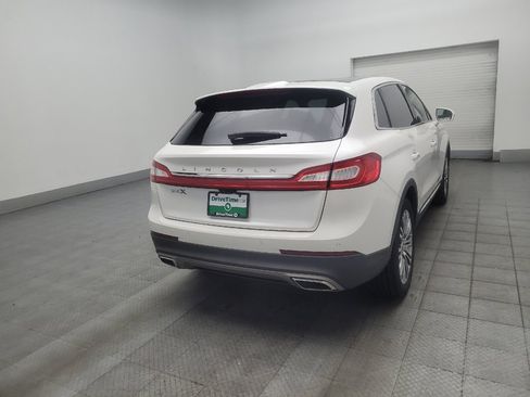 Used 2016 Lincoln MKX Reserve w/ Technology Package FWD image 9