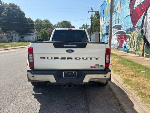 Used 2022 Ford F450 Lariat w/ Lariat Value Package AWD/4WD image 5