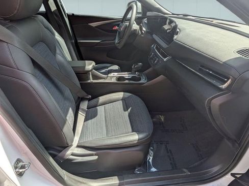 Used 2025 Buick Envista Preferred image 30