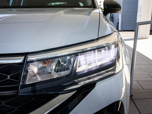 Certified 2023 Volkswagen Taos S image 7