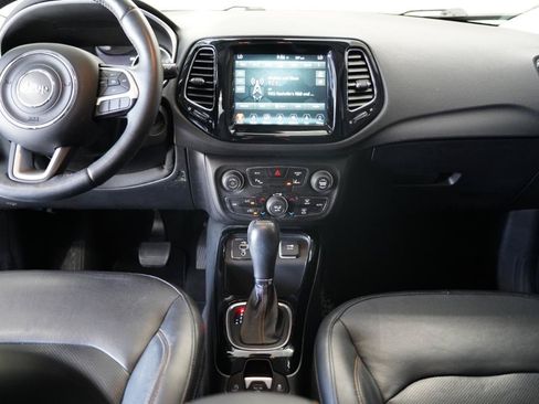 Used 2018 Jeep Compass Limited w/ Navigation Group FWD image 18