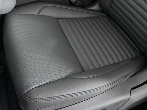 New 2025 Land Rover Discovery Sport S image 20