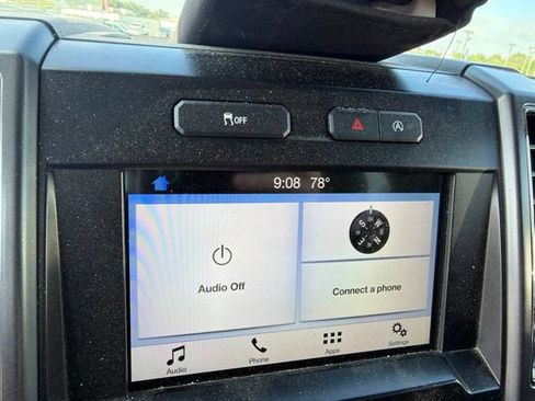Used 2017 Ford F150 XLT w/ Equipment Group 302A Luxury AWD/4WD image 14