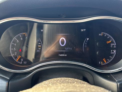 Used 2020 Jeep Grand Cherokee Limited image 16