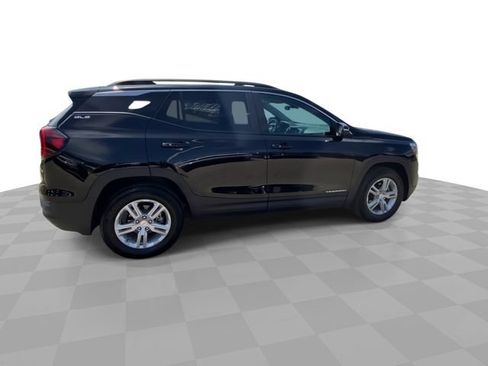 Used 2023 GMC Terrain SLE w/ Driver Convenience Package FWD image 2