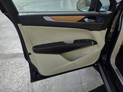 Used 2015 Lincoln MKC FWD w/ Equipment Group 101A Select image 28