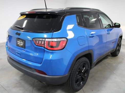 Used 2018 Jeep Compass Latitude FWD image 9