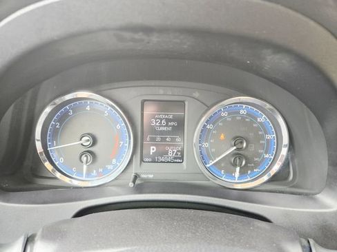 Used 2017 Toyota Corolla LE image 19