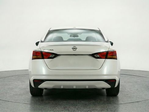 Used 2025 Nissan Altima 2.5 SV image 7
