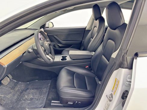 Used 2021 Tesla Model 3 Standard Range image 16