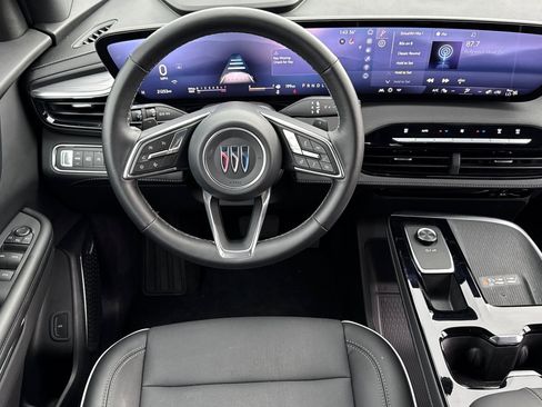 Used 2025 Buick Enclave Preferred image 17