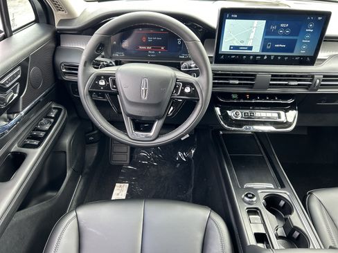 New 2026 Lincoln Corsair Premiere FWD image 12