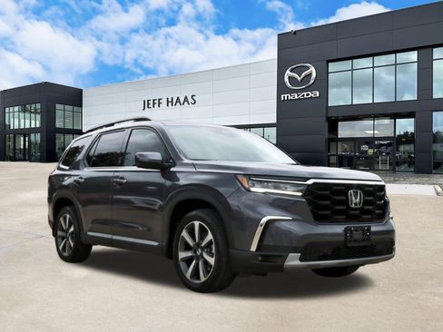 Used 2025 Honda Pilot Elite image 4