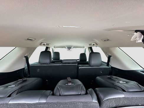Used 2023 Nissan Pathfinder SL w/ Black Appearance Package FWD image 25