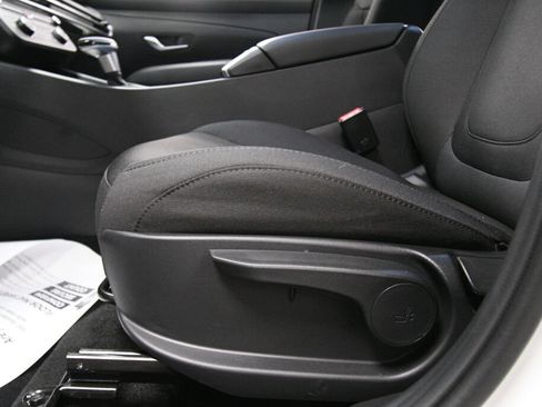 Used 2025 Hyundai Tucson SE AWD/4WD image 11