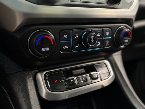 Used 2020 GMC Acadia SLT w/ Driver Alert Package II AWD/4WD image 26