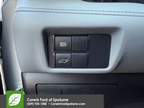 Used 2021 Toyota Highlander XLE image 27