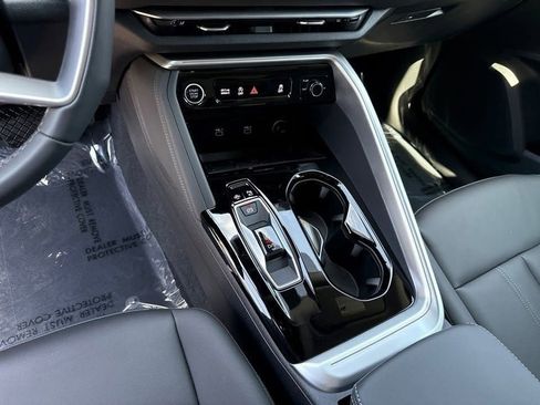 Certified 2025 Audi Q5 Premium w/ Convenience Package AWD/4WD image 18