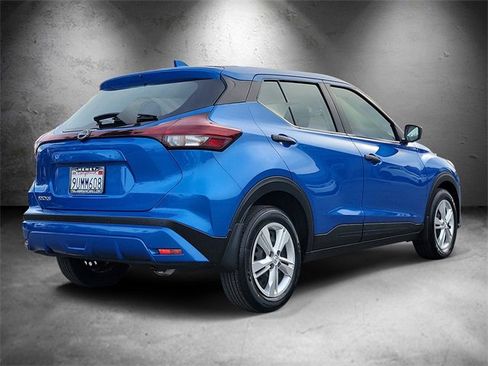 Used 2024 Nissan Kicks S image 3