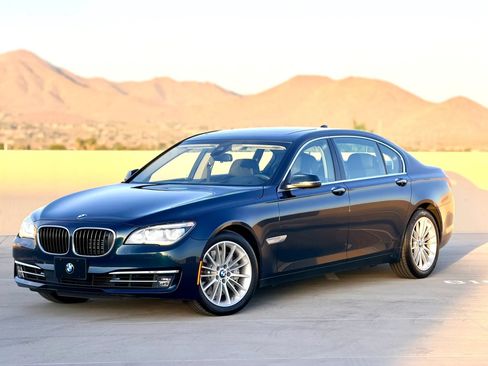 Used 2014 BMW 750Li RWD image 3