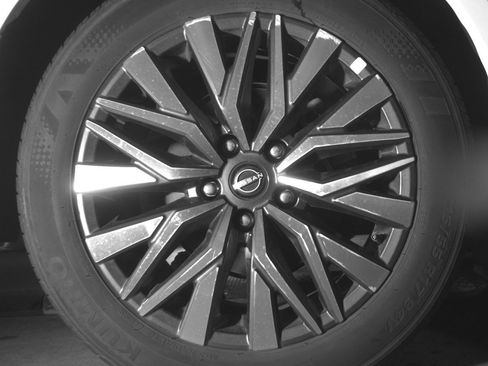 Used 2025 Nissan Altima 2.5 SV FWD image 15