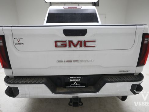 Used 2025 GMC Sierra 2500 SLT w/ SLT Convenience Package AWD/4WD image 3