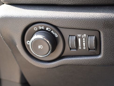 Used 2019 Chrysler Pacifica Limited w/ S Appearance Package image 15