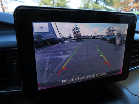 Used 2024 Ford Explorer XLT w/ Equipment Group 202A image 22