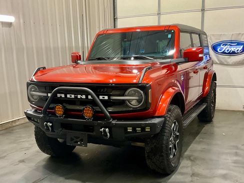 Used 2022 Ford Bronco Outer Banks AWD/4WD image 3