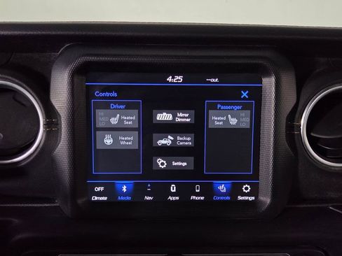 Used 2018 Jeep Wrangler Unlimited Sahara AWD/4WD image 25