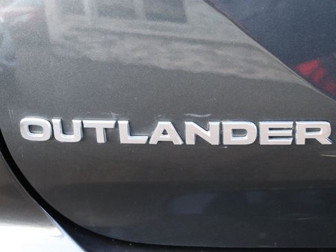 Used 2025 Mitsubishi Outlander SEL image 68