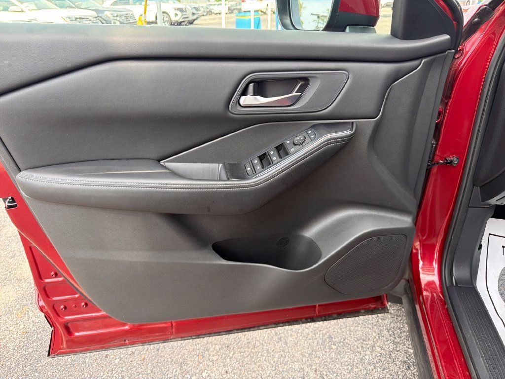 Certified 2026 Nissan Rogue SV AWD/4WD image 60