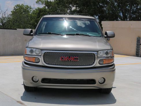 Used 2001 GMC Yukon XL Denali AWD/4WD image 11